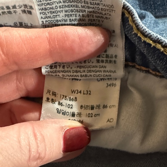 Classic Levis Blue Denim Jeans - Picture 2 of 5